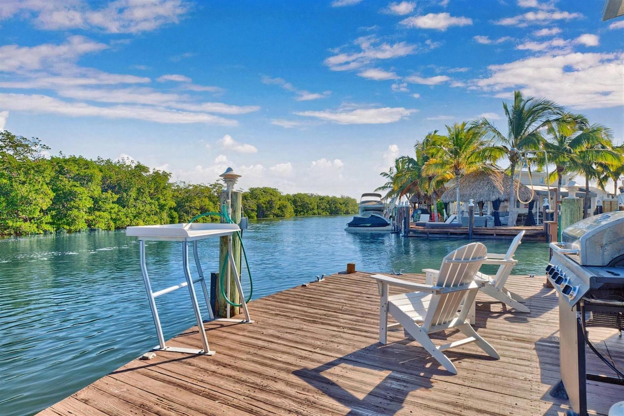 Tiny Home On Waterfront, Bay Views, Deck, Pool Jewfish Номер фото