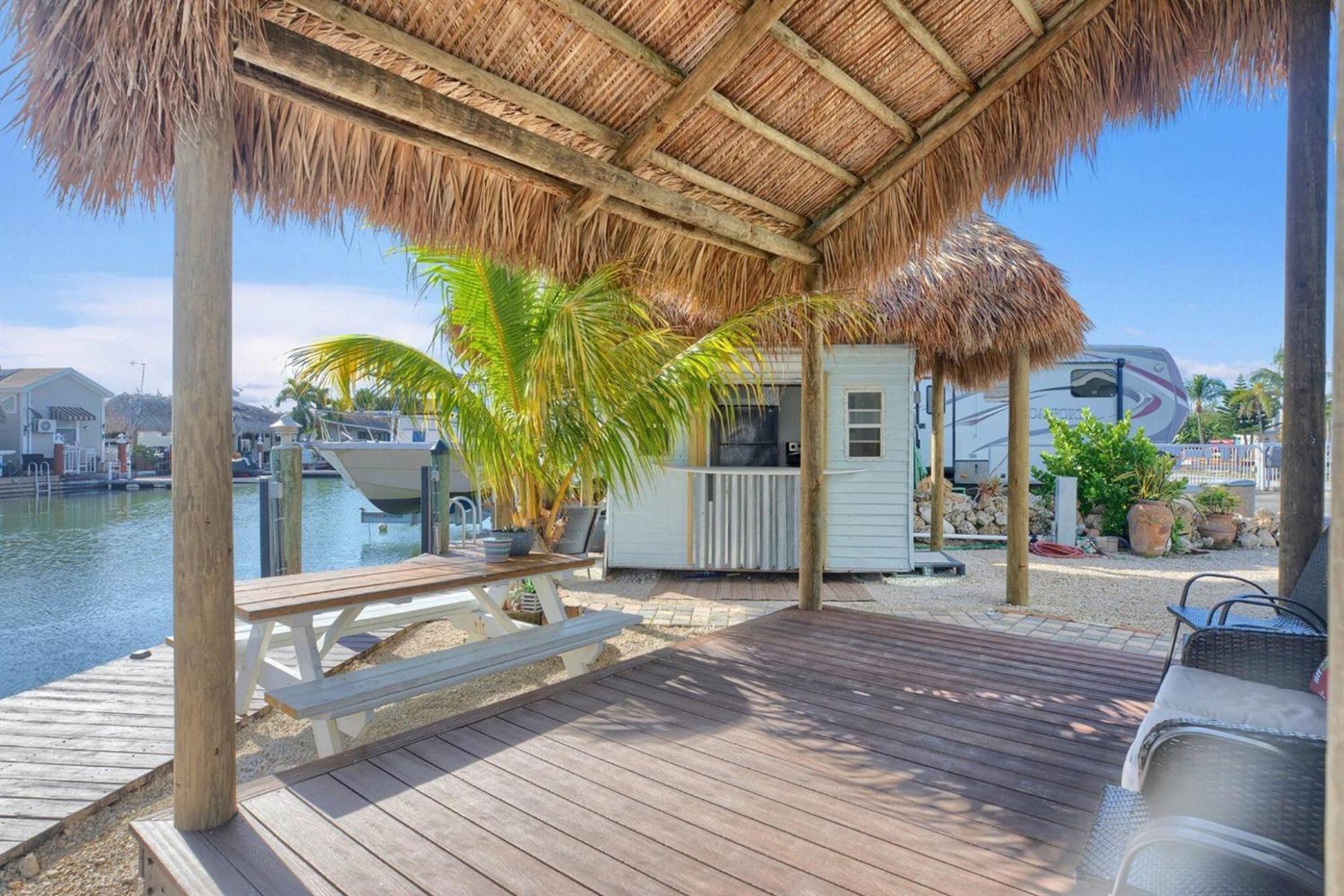 Tiny Home On Waterfront, Bay Views, Deck, Pool Jewfish Номер фото