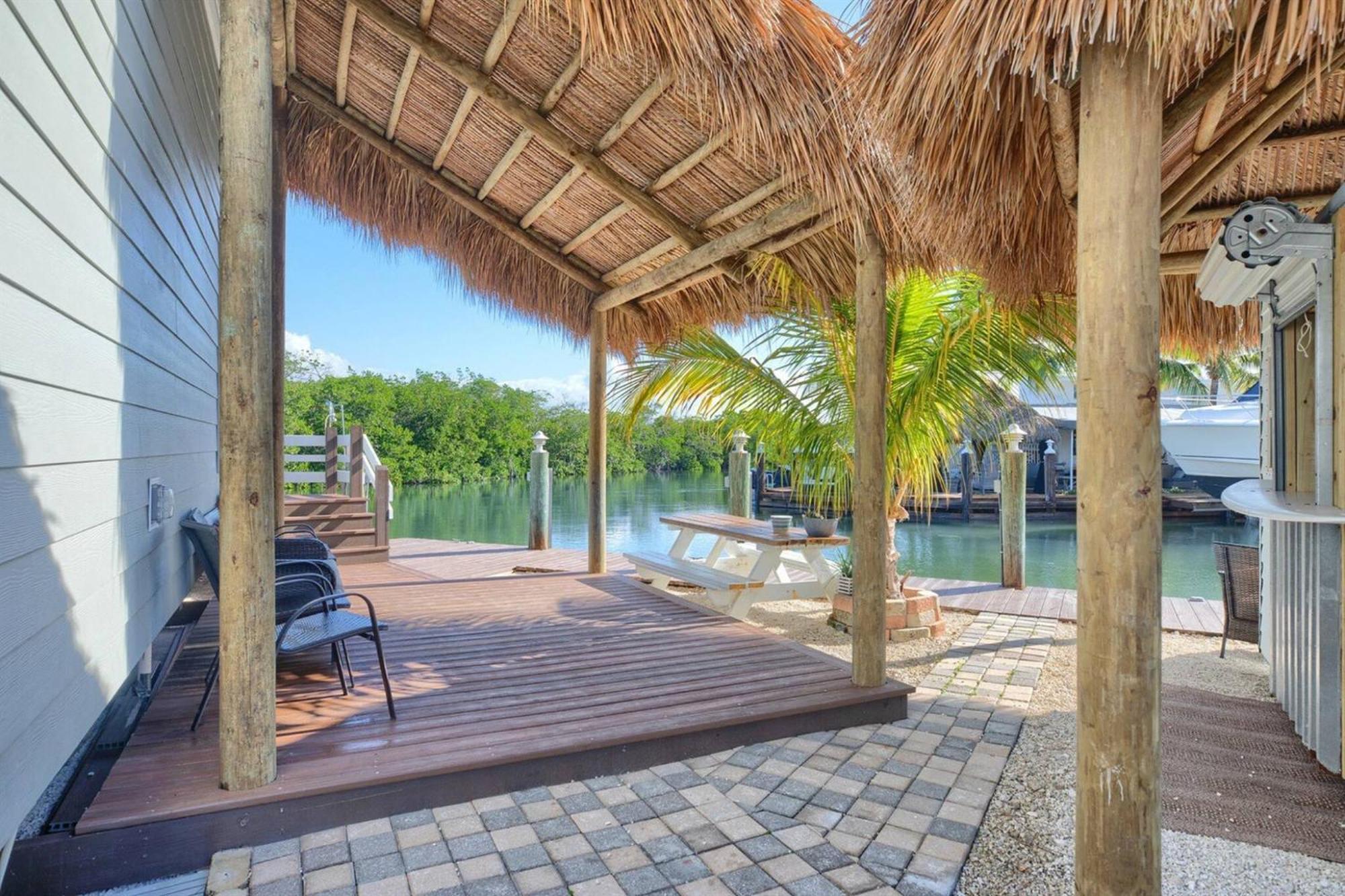 Tiny Home On Waterfront, Bay Views, Deck, Pool Jewfish Номер фото