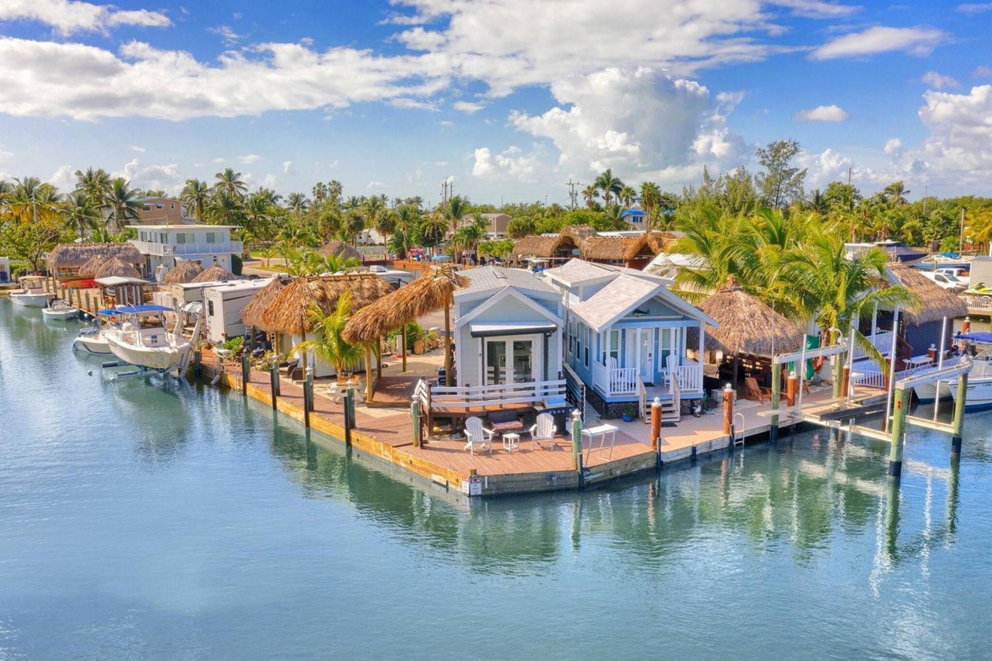 Tiny Home On Waterfront, Bay Views, Deck, Pool Jewfish Номер фото